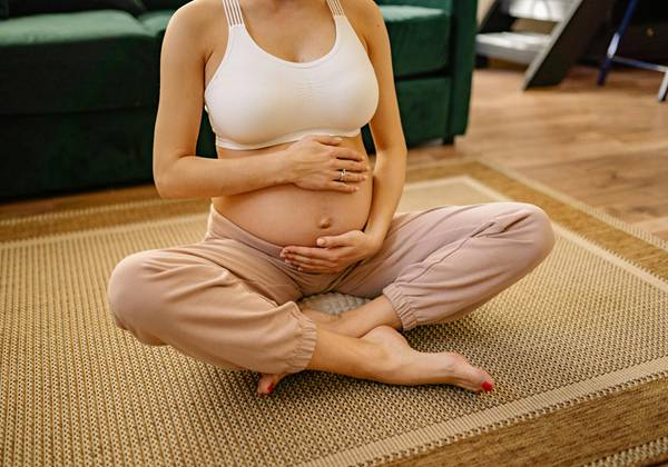 怀孕后内裤湿是怀女宝的特征？怀女孩的明显症状全解析